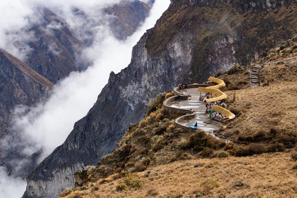 Discovering UK Cruises with Guided Historic Battlefield Tours: Your Ultimate Travel Guide