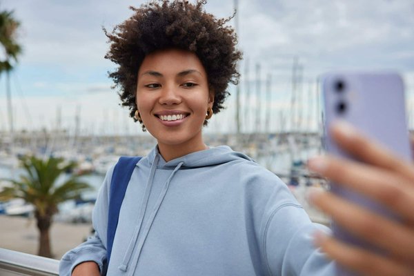 How to choose a holiday rental in Cambridge that offers easy access to botanical gardens?