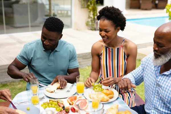 How to find the best traditional English breakfast spots in Manchester?